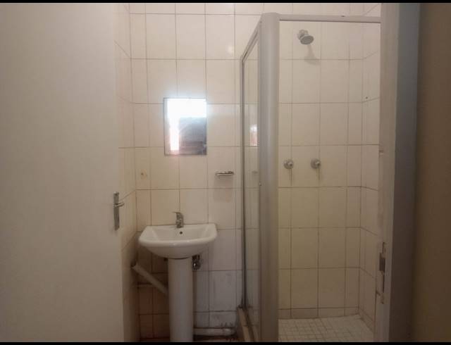 1 BEDROOM FLAT TO LET IN GREYVILLE